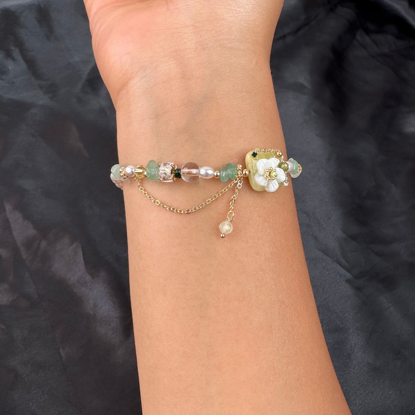 Delicate Green Gemstone Chip & Pearl Bracelet
