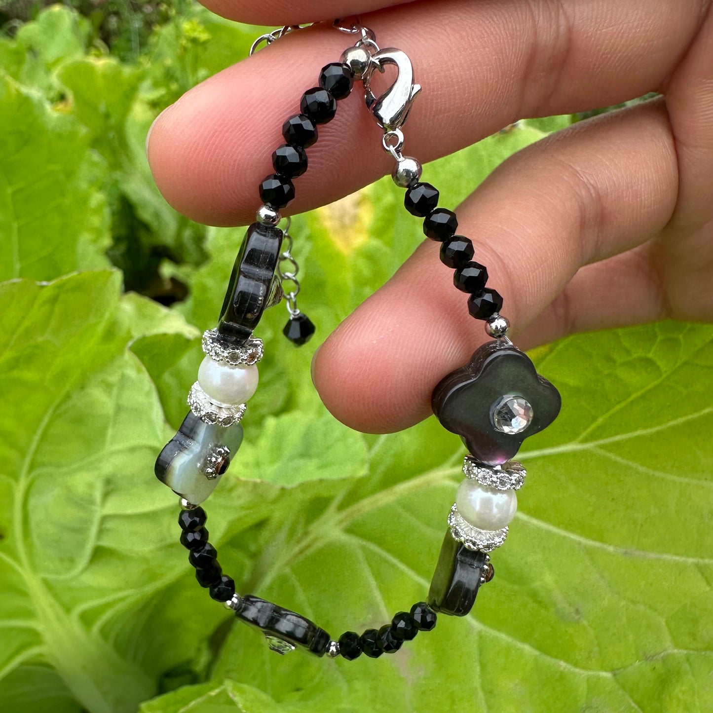 Lucky Four-Leaf Clover Shell Pearl Bracelet
