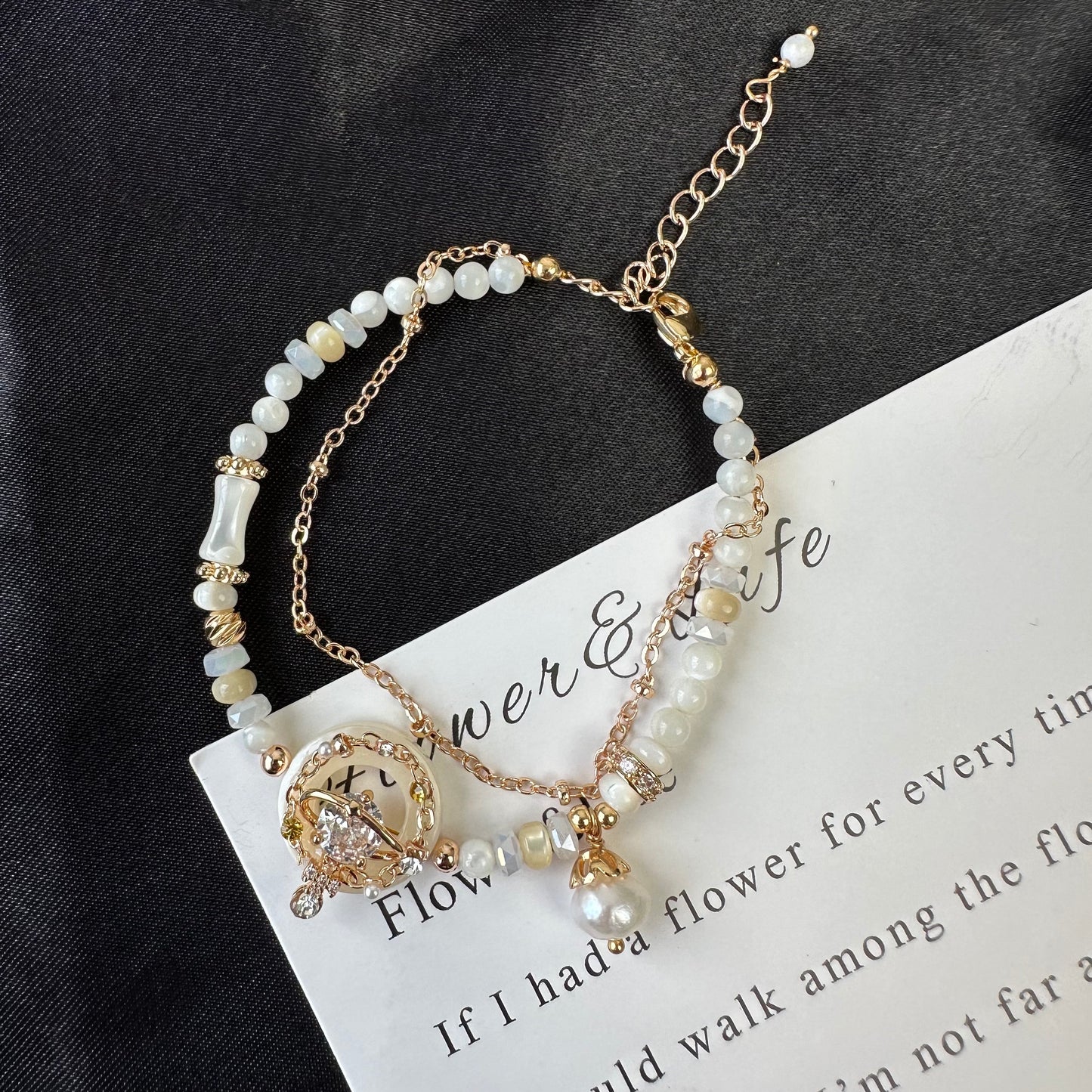 Delicate Planet Shell Bracelet