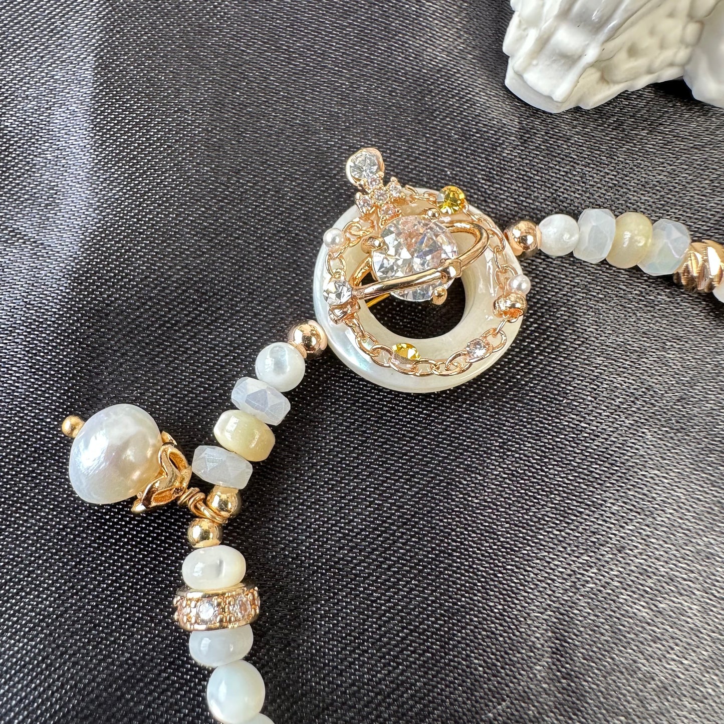 Delicate Planet Shell Bracelet