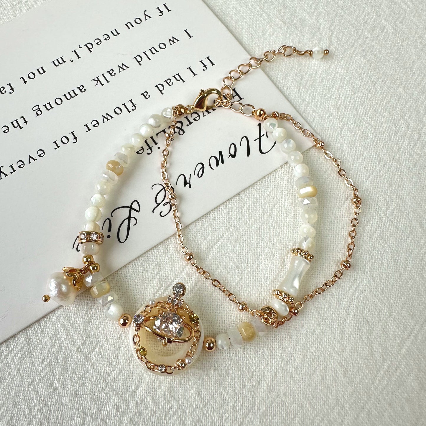 Delicate Planet Shell Bracelet
