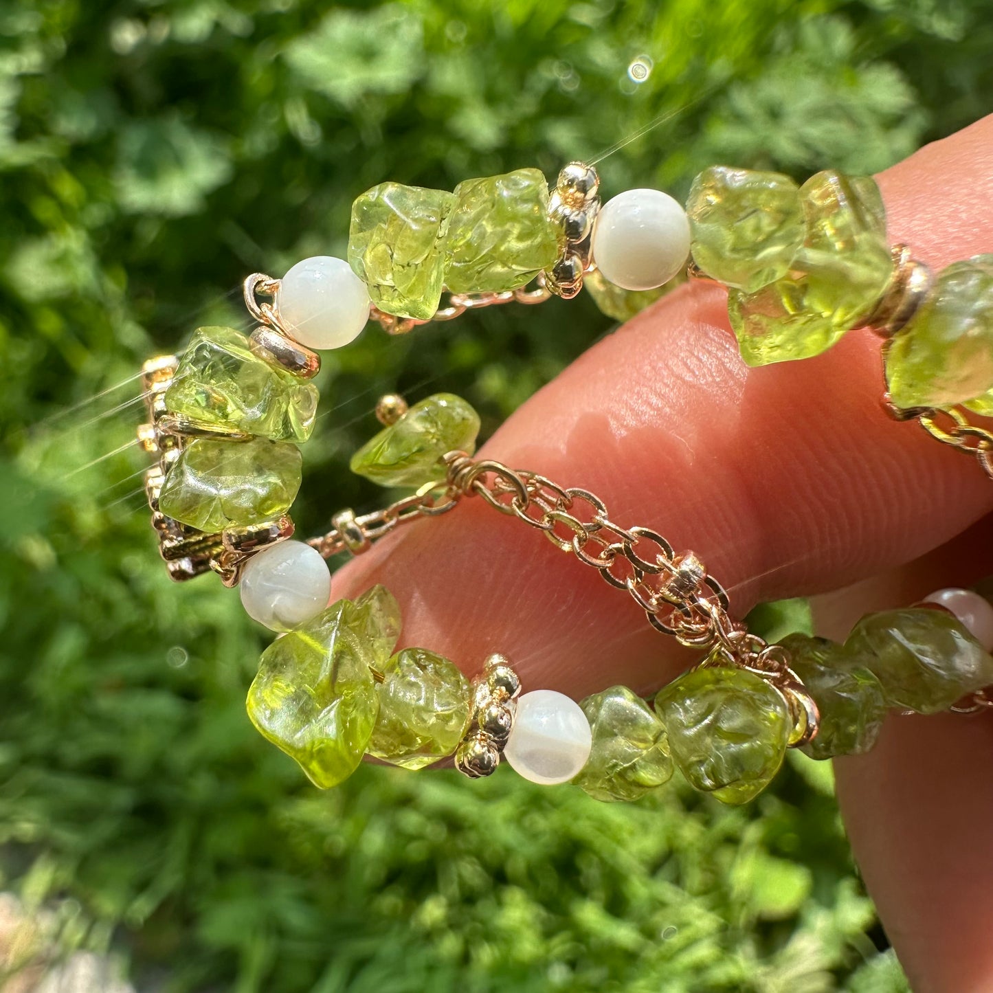 Delicate Green Chip Stone Bracelet