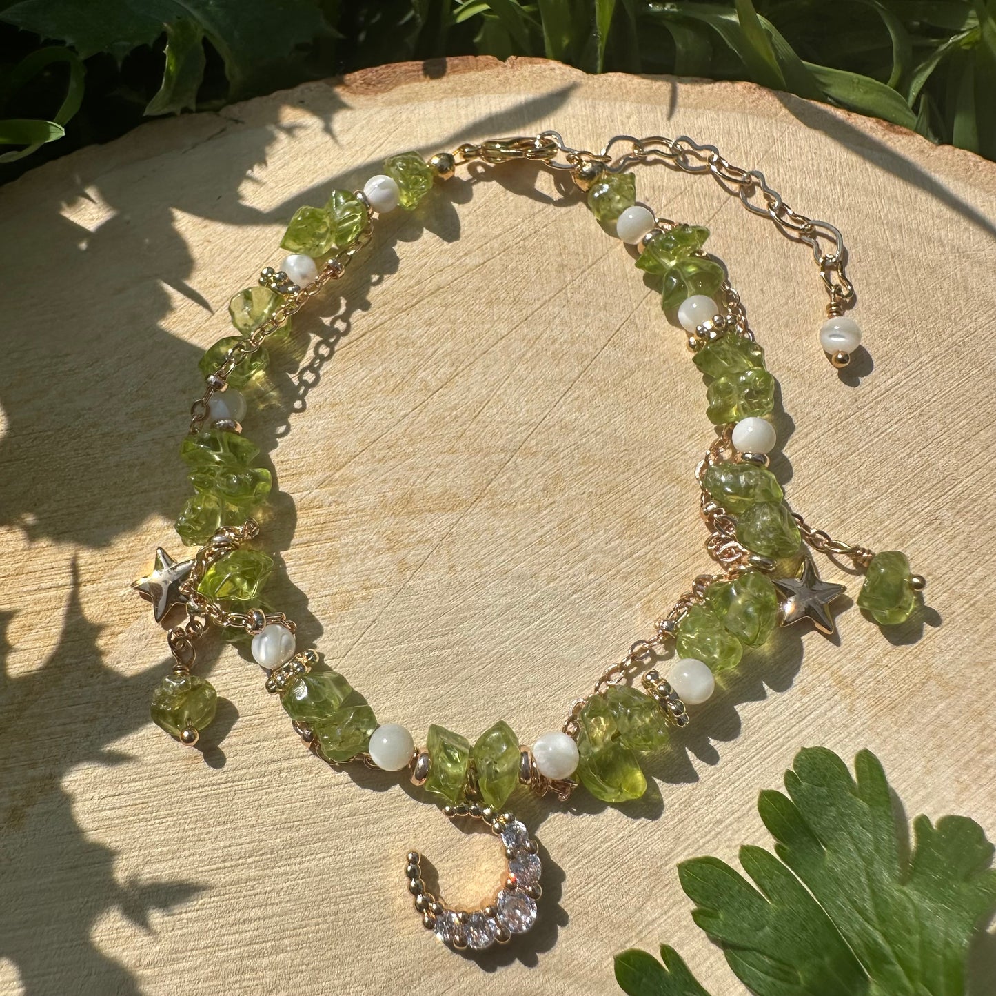 Delicate Green Chip Stone Bracelet