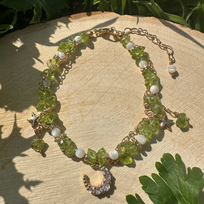 Delicate Green Chip Stone Bracelet