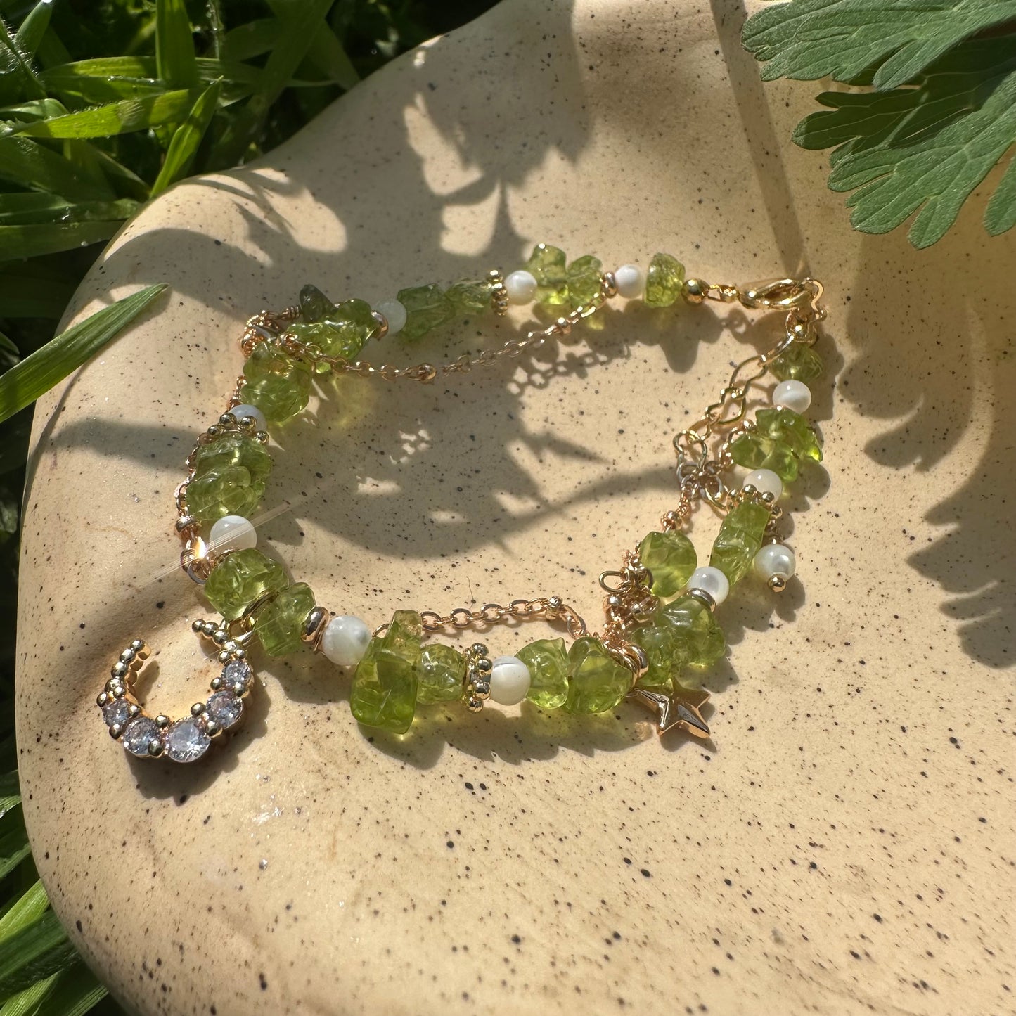Delicate Green Chip Stone Bracelet