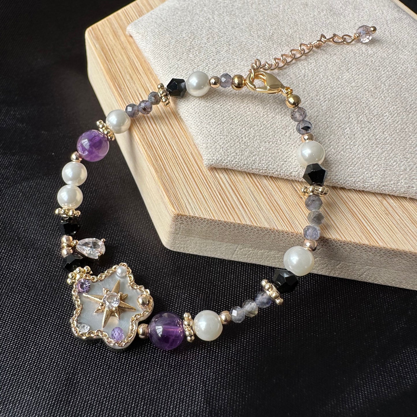 Delicate Shell Flower Amethyst Bracelet