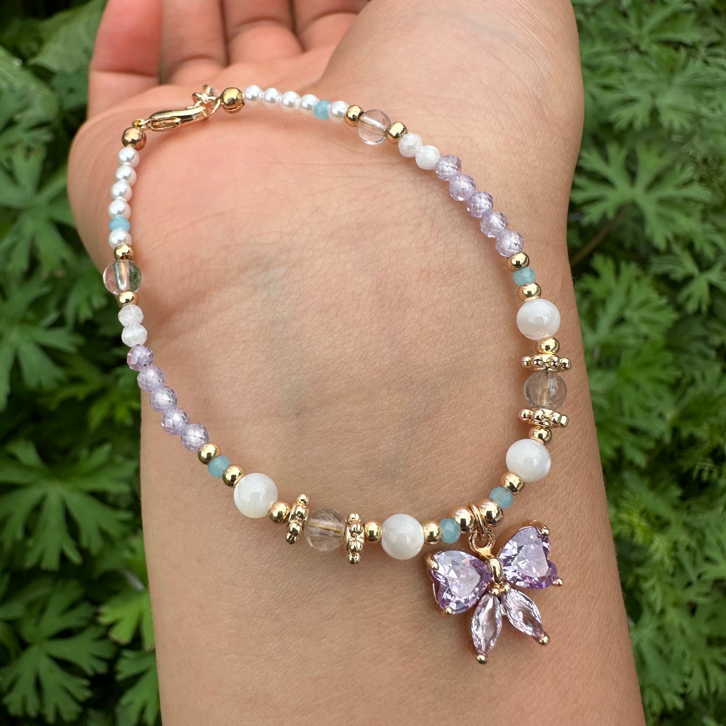 Delicate Purple Butterfly Shell Bead Bracelet