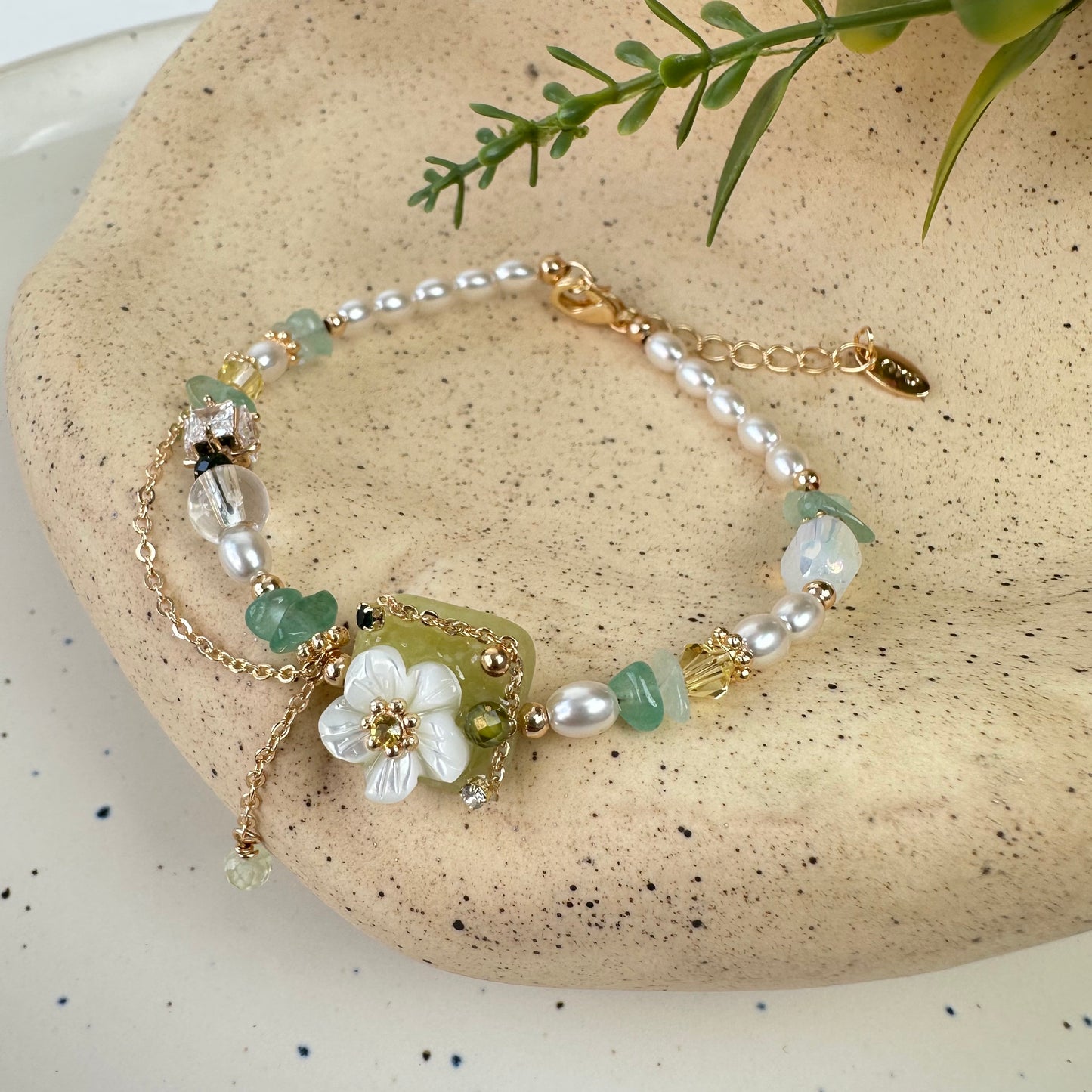 Delicate Green Gemstone Chip & Pearl Bracelet