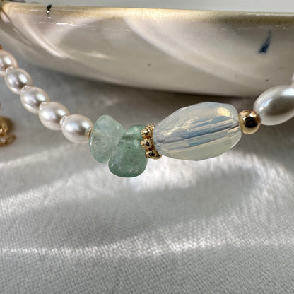 Delicate Green Gemstone Chip & Pearl Bracelet