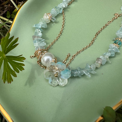 Blue Resin Flower & Chip Stone Necklace