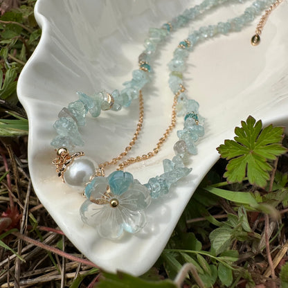 Blue Resin Flower & Chip Stone Necklace
