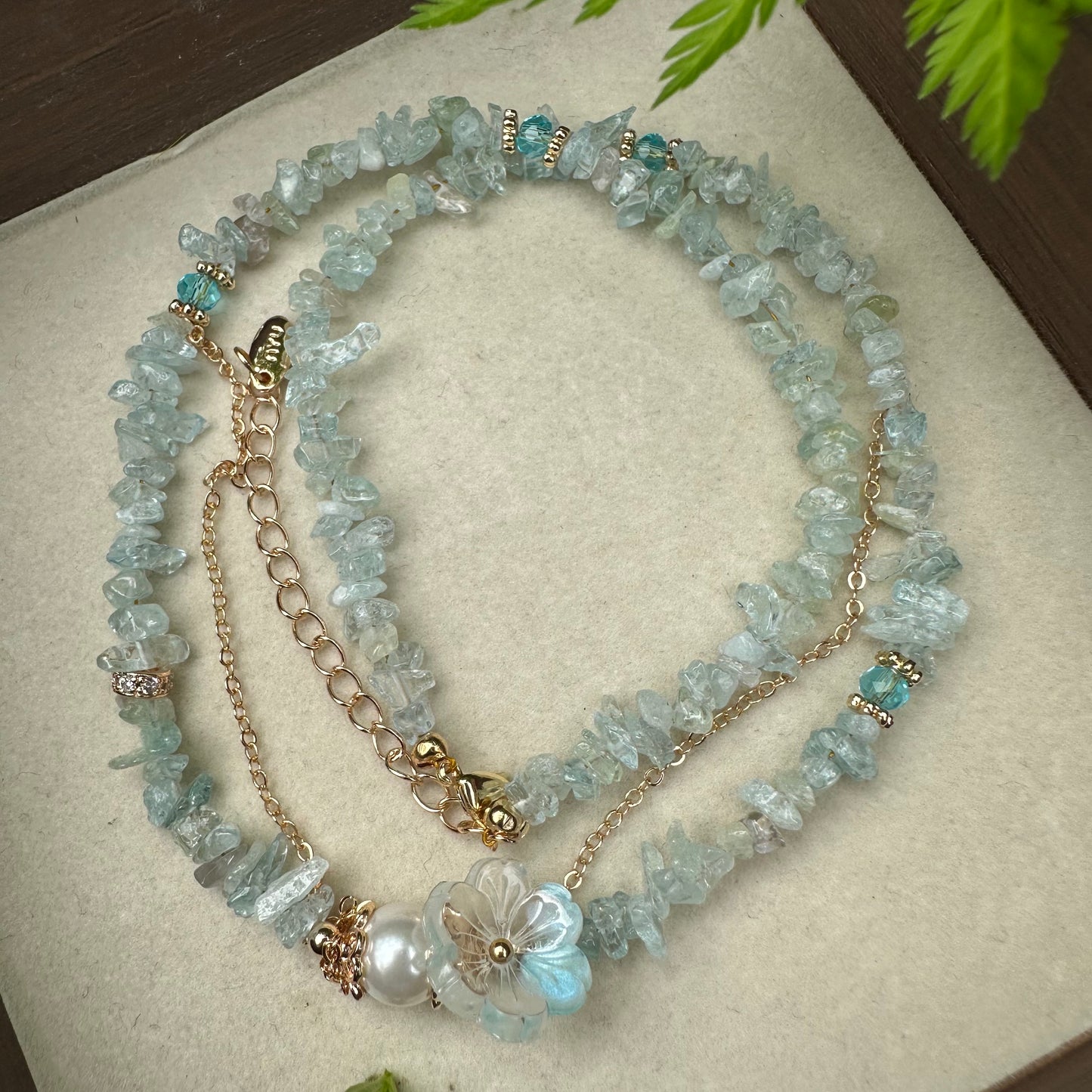 Blue Resin Flower & Chip Stone Necklace