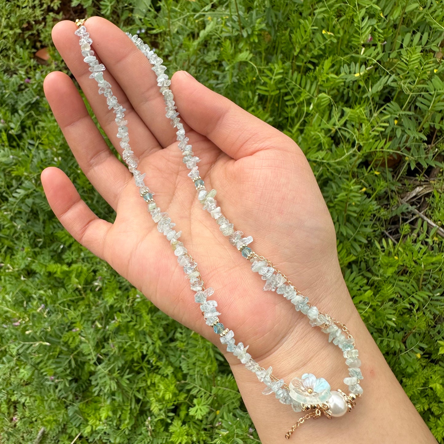 Blue Resin Flower & Chip Stone Necklace