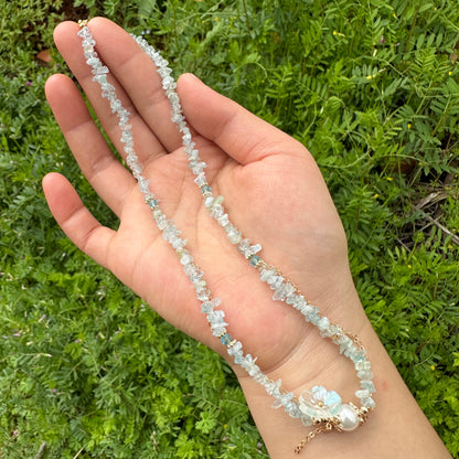 Blue Resin Flower & Chip Stone Necklace