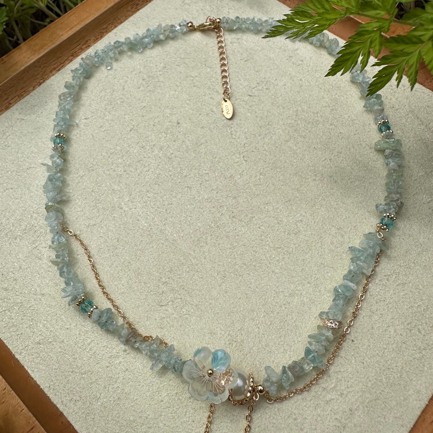 Blue Resin Flower & Chip Stone Necklace