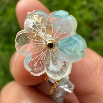 Blue Resin Flower & Chip Stone Necklace