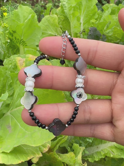 Lucky Four-Leaf Clover Shell Pearl Bracelet